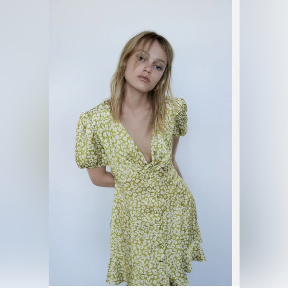 🛍️BEAUTIFUL SATIN EFFECT ZARA NEW DRESS SIZE SMALL - Picture 7 of 8